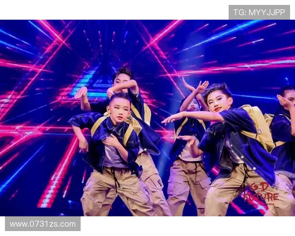 深圳街舞队荣获全国街舞节奏排行榜第二名展现独特魅力与实力 深圳街舞队荣获全国街舞节奏排行榜第二名展现独特魅力与实力