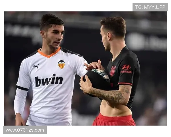 费兰托雷斯的崛起之路：从青训天才到世界级足球明星的奋斗历程